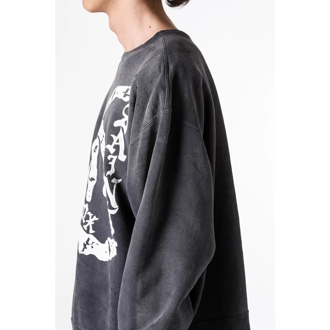 SAINT M×××××× BONE SAINT CREW SWT/BLK Bone SAINT destruction sweatshirt, washed black S-XL Assute dyeing, genuine whole garment sprayed with horse-hair fading process, collar/cuffs frayed in many places, front and rear panels/sleeves super complex fraying, heavy washing and water distressing, correct fruit mark/angel mark